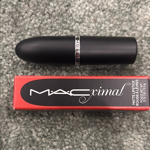 675 MAC Lipstick Overstatement Matte - Picture 3 of 3